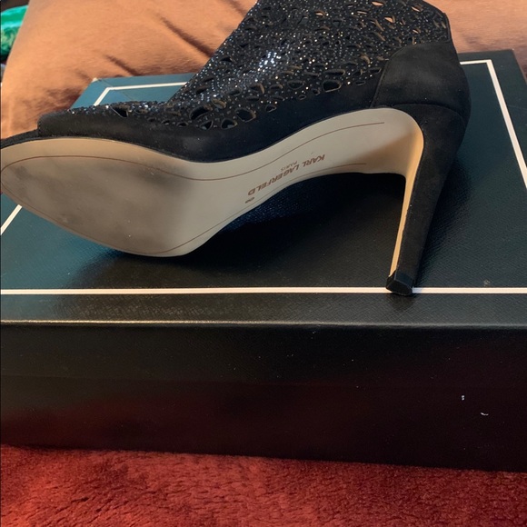 Heels - Picture 3 of 5